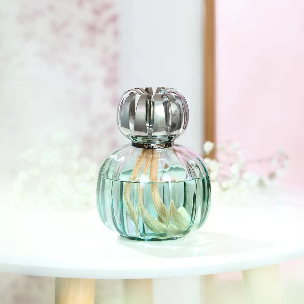 5765847a67f951e42c6d69300df3f715eb7868e5_004877_Coffret_lampe_Berger_Corali_Verte_A_1.webp