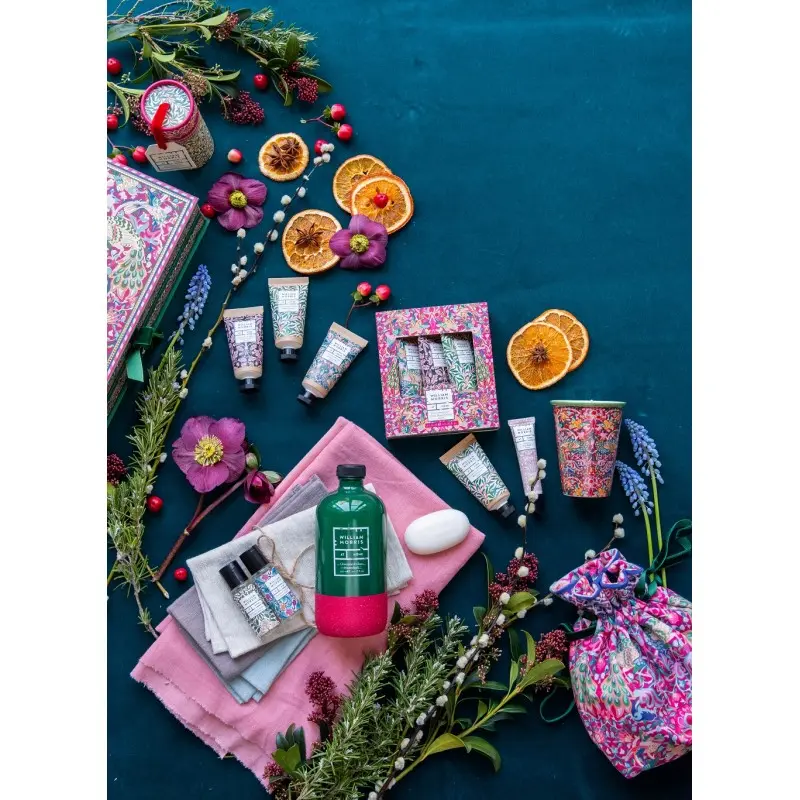 heathcote-ivory-bougie-parfumee-180g-cire-vegan-goblet-porcelaine-clementine-girofle (2).webp