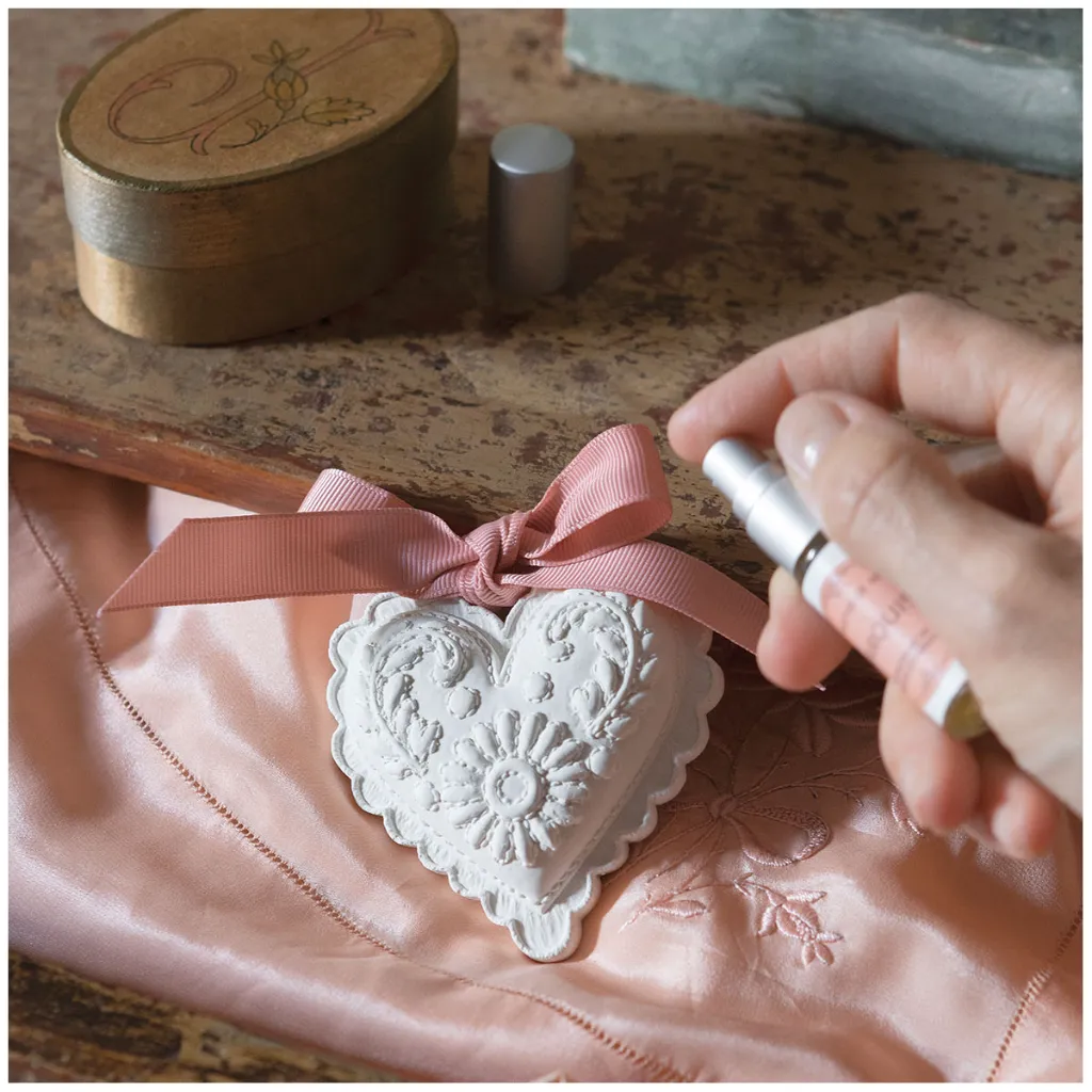 room-fragrance-concentrate-les-intemporelles-4-ml-fleur-de-cerisier (1).webp