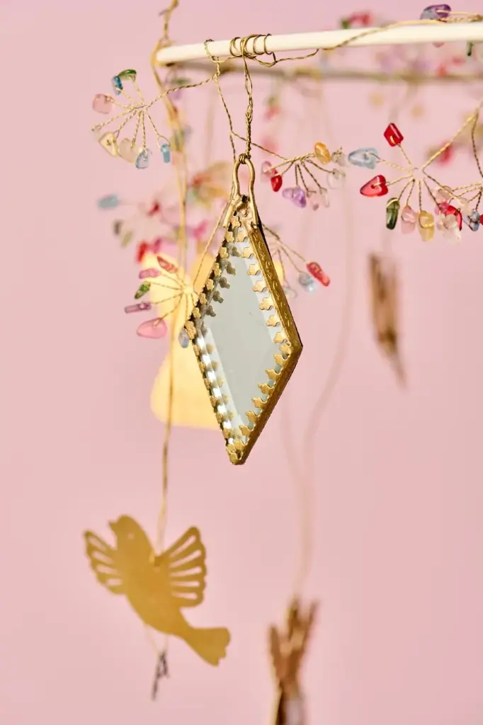 Espejo Triangular Adorno