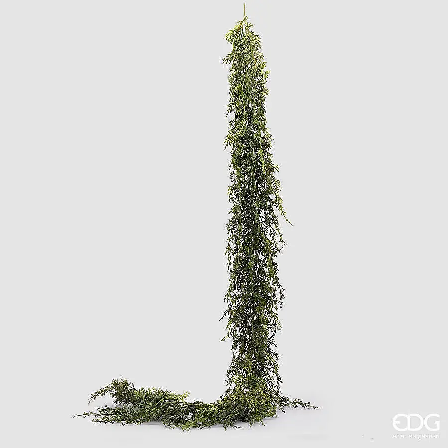 Guirnalda “Thuja” con bayas 