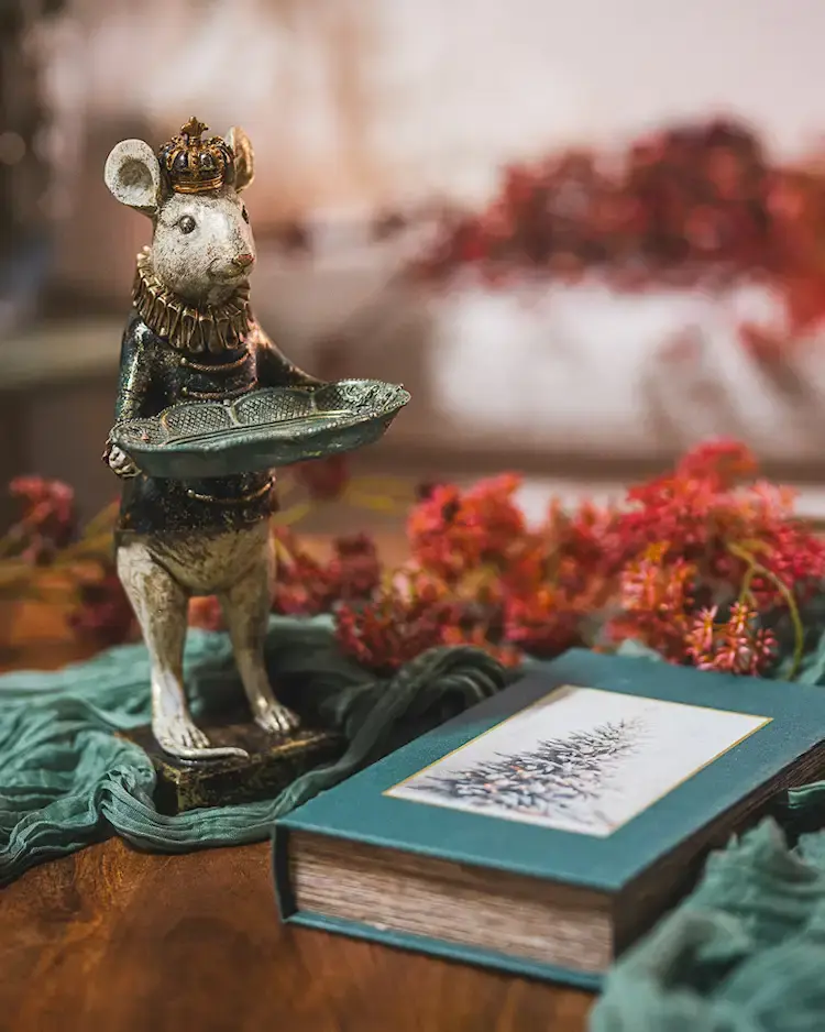 Ratón con corona con Bandeja