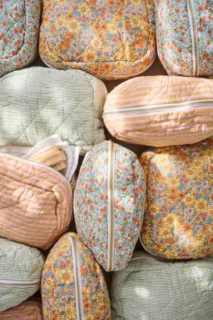 Neceser acolchado con 4 patrones surtidos