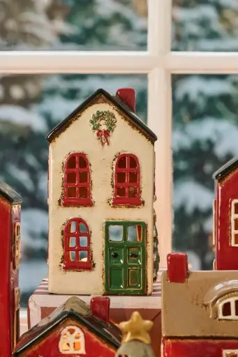 Casa Portavela Beige puerta Verde 