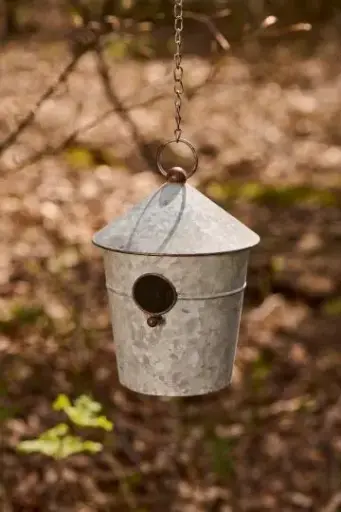 Casa de Pájaros Cónica